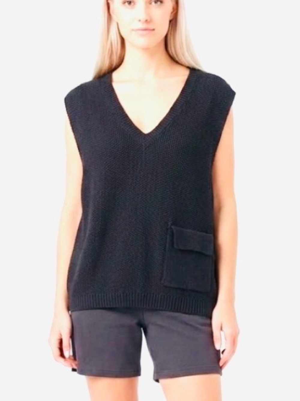LIGHTWEIGHT KNIT  TOP LOW V-NECK VEST  COASTAL, BEACH WEAR WOMENS  MED/LG
